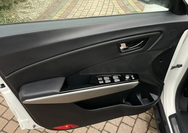 SsangYong Tivoli cena 53000 przebieg: 34000, rok produkcji 2018 z Siechnice małe 254
